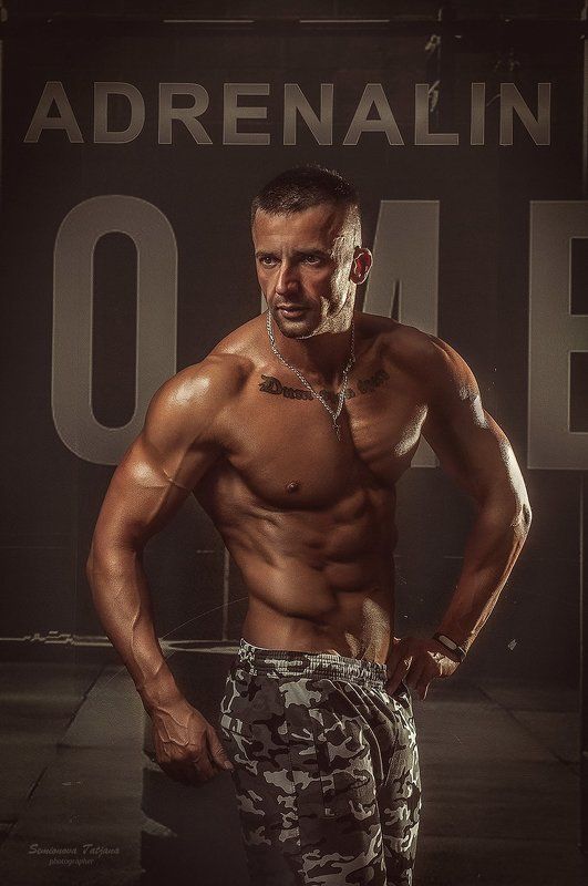 атлет, красивое тело, спорт, мышцы, мужская съемка, спортсмен, тренажеры, тренажерный зал Атлет фото превью