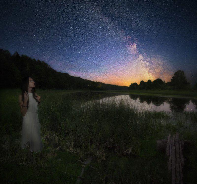 млечный путь, звезды, ночь, звезда, девушка, девушка под звездами, природа, озеро, река Под звездами фото превью