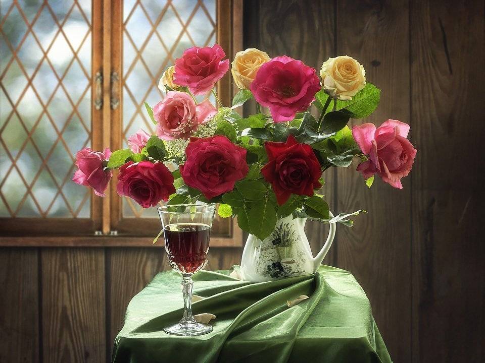 натюрморт, лето, дача, вечер, букет садовых роз, бокал вина, Ирина Приходько