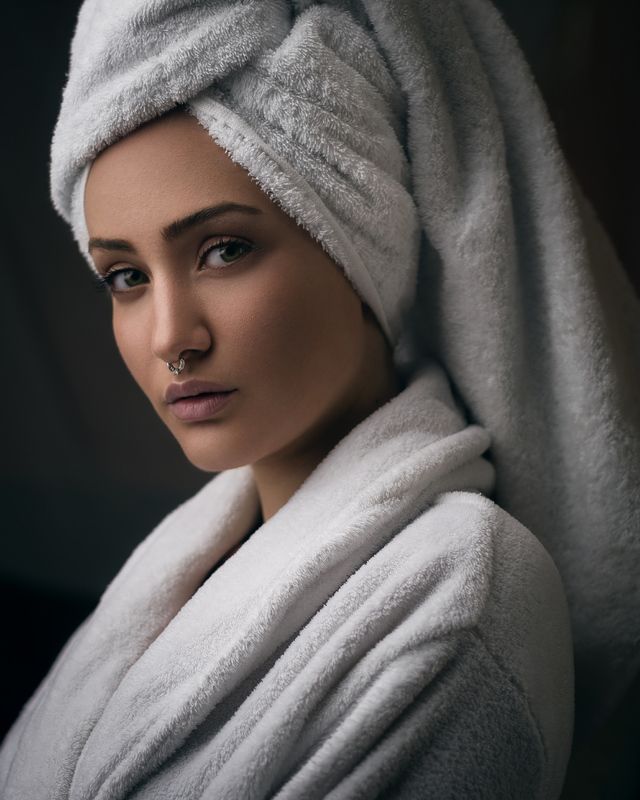 portrait,girl,light,photo,портрет, девушка,свет,фото,модель,волосы,кожа,medis Medis фото превью