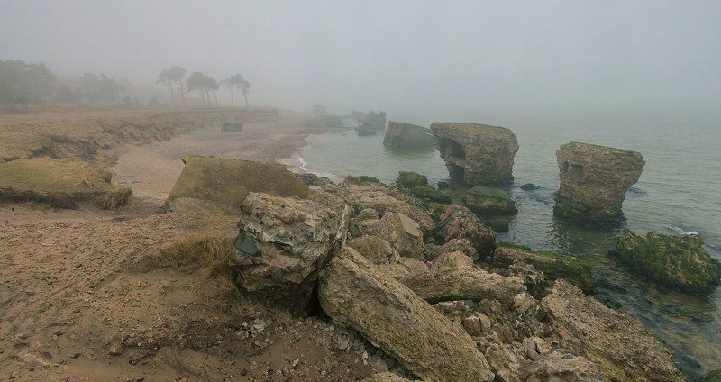 Руины старой батареи. Лиепая. фото превью