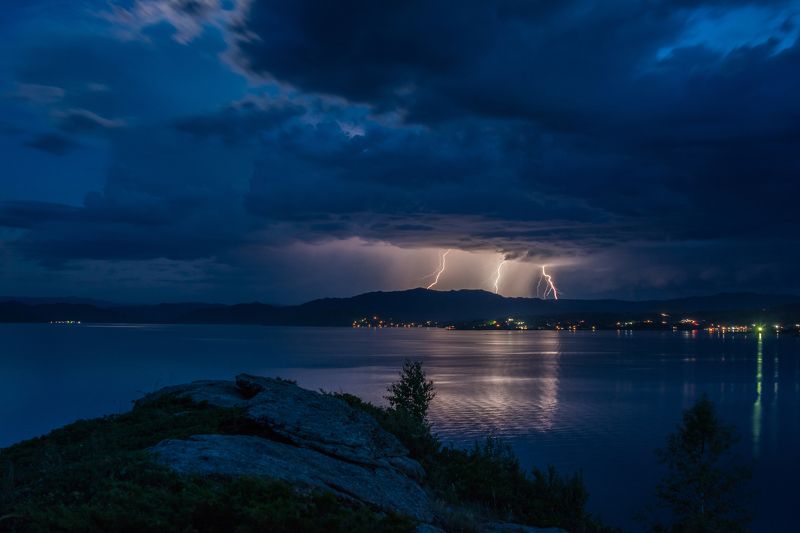 Thunderstorm over Bukhtarma фото превью