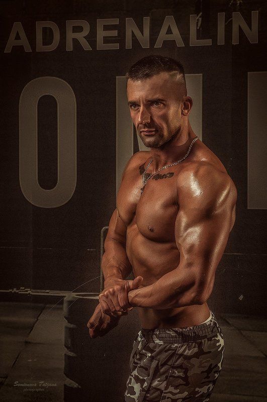 атлет, красивое тело, спорт, мышцы, мужская съемка, спортсмен, тренажеры, тренажерный зал Атлет фото превью