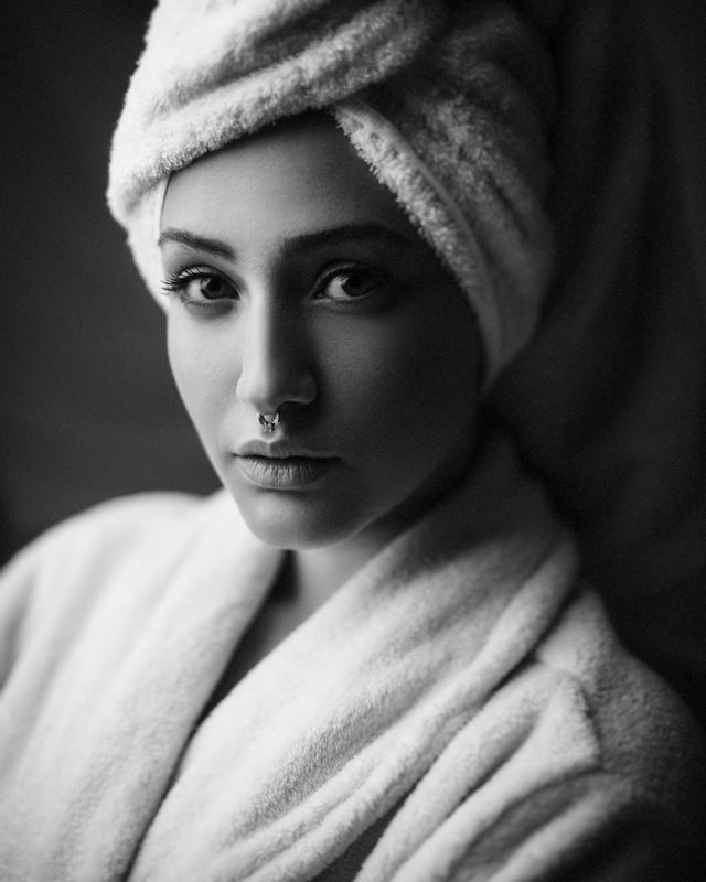 portrait,girl,light,photo,портрет, девушка,свет,фото,модель,волосы,кожа,medis Medis фото превью