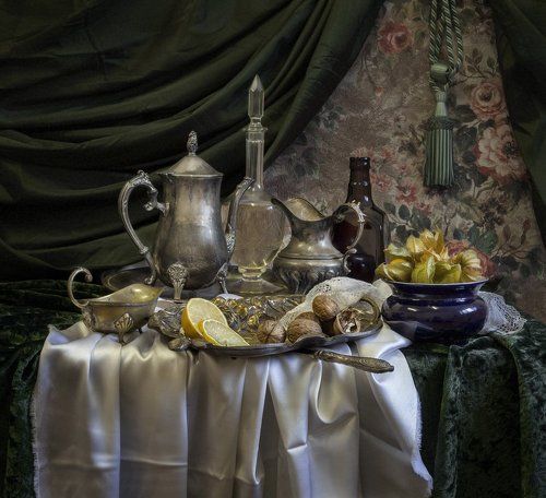 Натюрморт с лимоном и физалисом