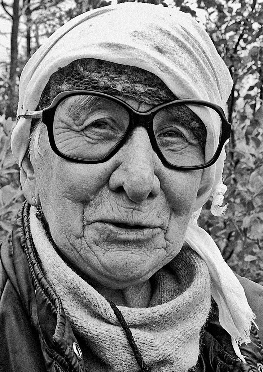 апатиты, портрет, взгляд, глаза, бабушка, женщина, очки, чб, мончегорск, Николай Смоляк