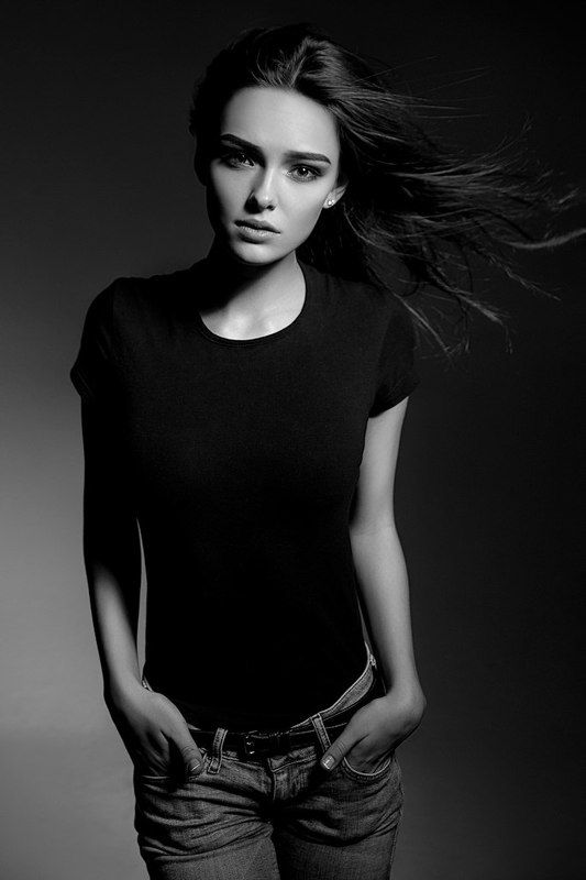 girl, model, portrait, light, eyes, emotion, hair, beauty, девушка, модель, свет, контраст, глаза, взгляд, эмоции, красота Ira фото превью