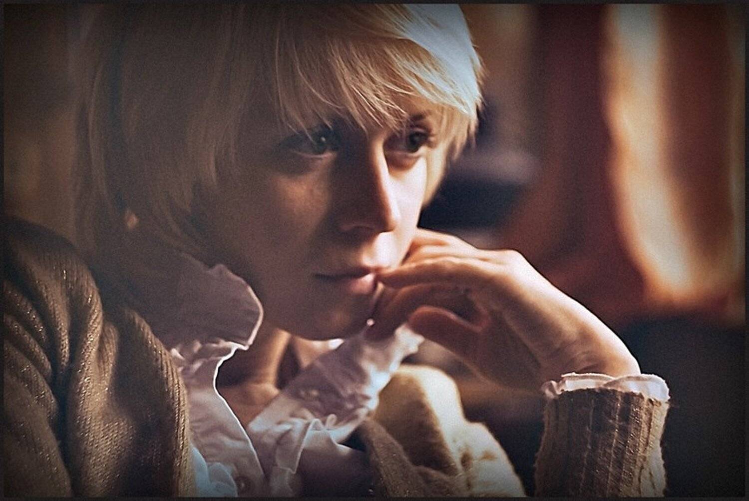 портрет, девушка, внимание, руки, зернистость, Ольга Цоффка