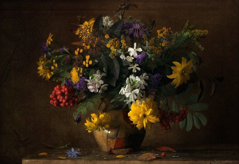 флоксы, белый шиповник,  рябина, золотые шары Букеты фото превью