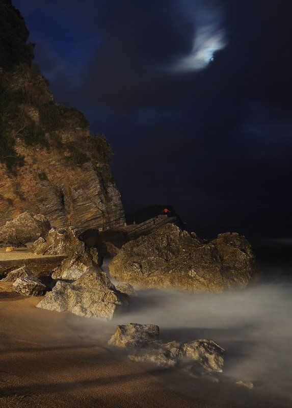 ночь, море, йог Mystique фото превью