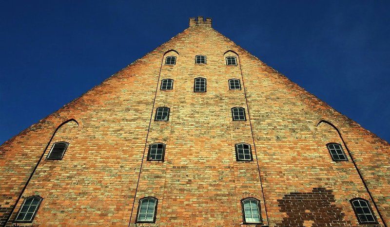 фронтон фото превью