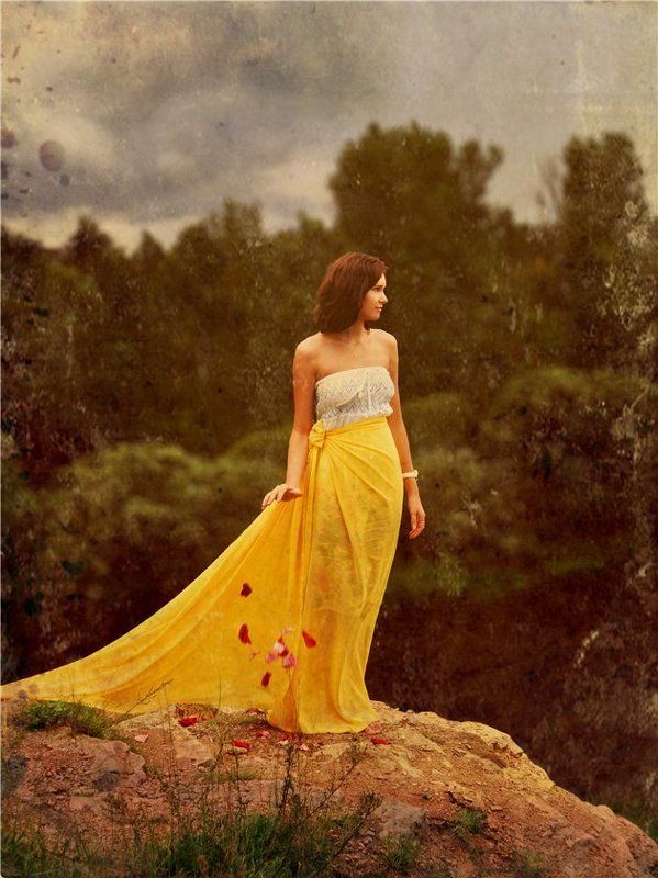 девушка, лепестки роз, обрыв, ткань *** фото превью