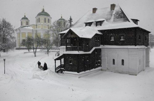 Монастырская изба