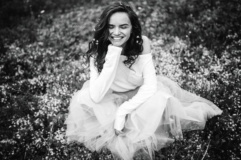 весна, лето, улыбка, девушка, эмоции, радость, смех, цветы, ромашки Девочка весна фото превью