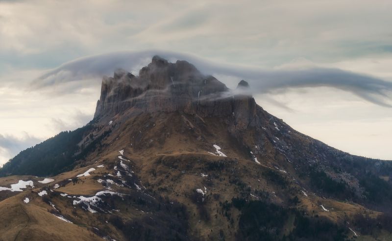 Когда за скалы зацепилась\