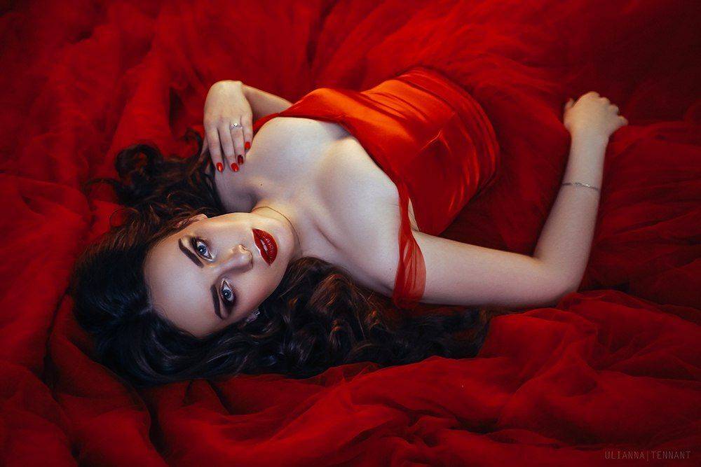 , Теннант Юлианна