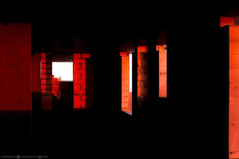 Красный, ретро, свет, дом, архитектура, аннотация, здание, дизайн, символ, семья, вечер, искусство, стена, темный, иллюстрация, комната, грязный, прямоугольник, бизнес, графика, дизайн, ульяновск, супрематизм Супрематизм красных прямоугольников фото превью