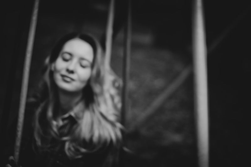 черно-белая, портрет Ветер с запахом Детства фото превью