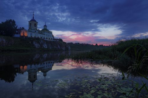 Георгиевская церковь на реке Чусовой.