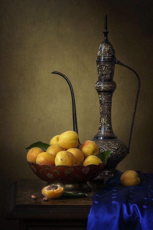 Натюрморт с абрикосами фото превью