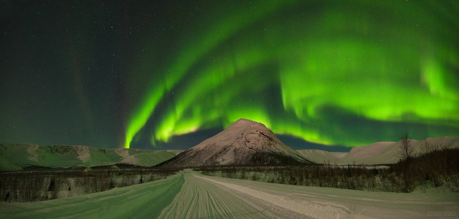 пейзаж,сияние,зима,панорама,ночь,снег,россия,хибины,дорога,звезды, Виталий Истомин