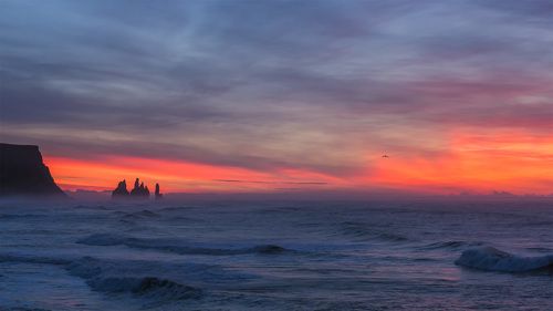Burning horizon. Reynisdrangar.