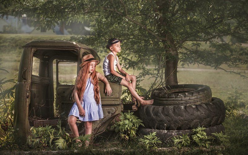 Children in the village фото превью