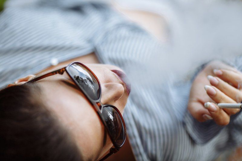 девушка,дым,прогулка,питер Ксю фото превью