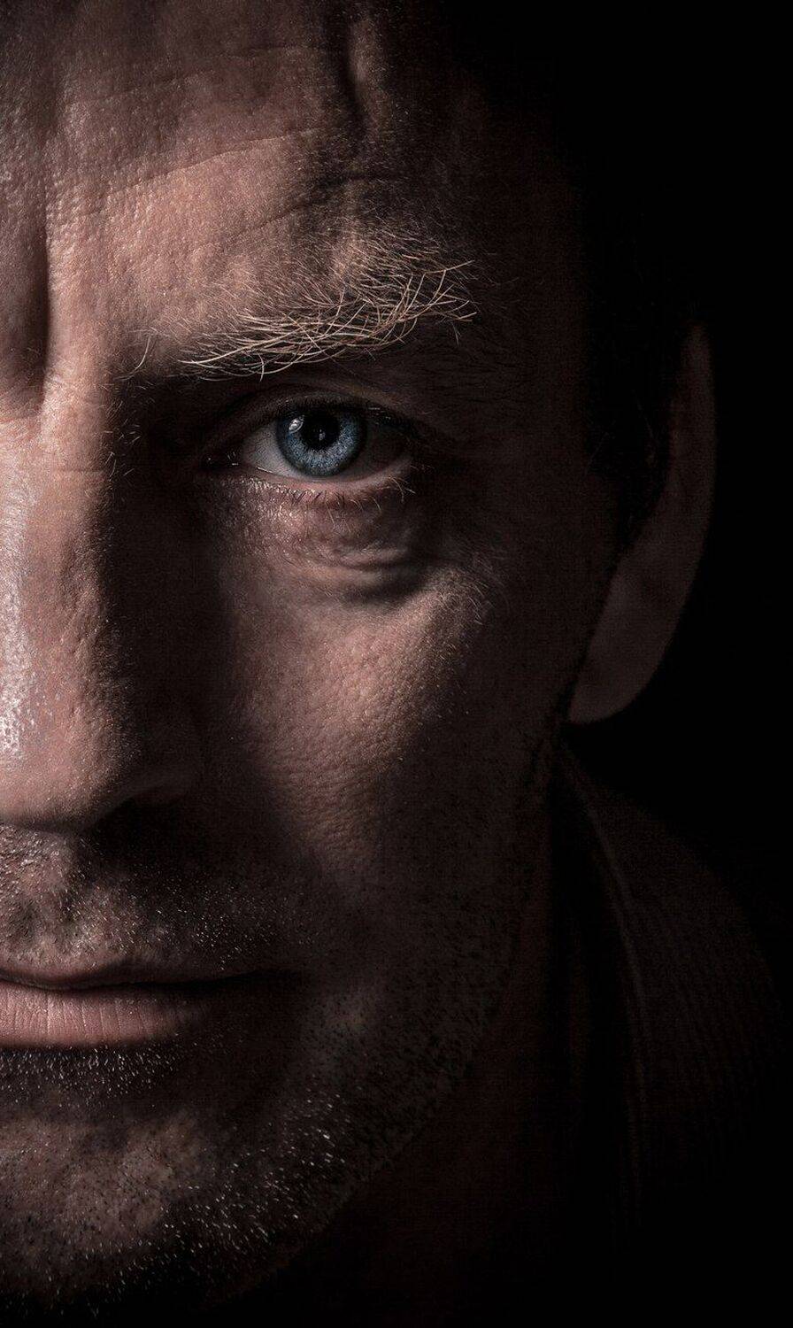 мужчина, красивый, портрет, глаз, половина, лицо, крупный, план, брутальный, голубые глаза, Дарья Комарова
