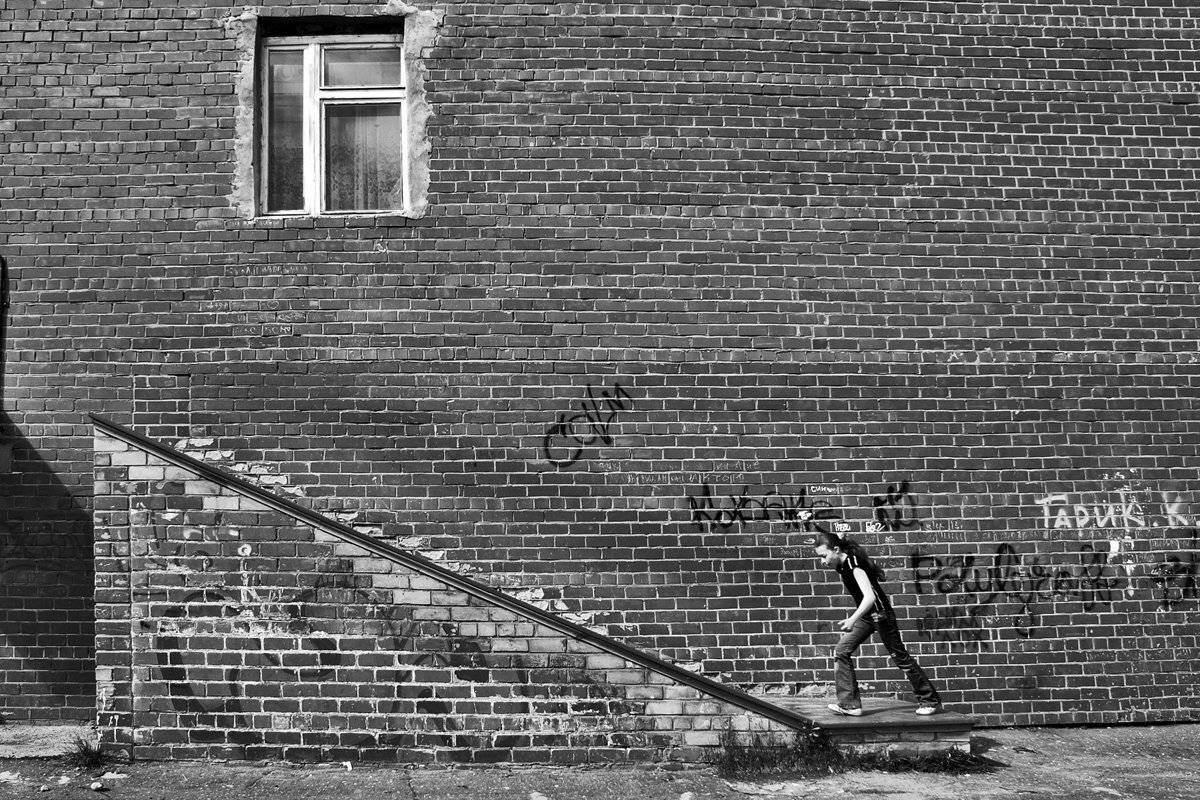 апатиты, девочка, портрет, стена, окно, чб, мончегорск, Николай Смоляк