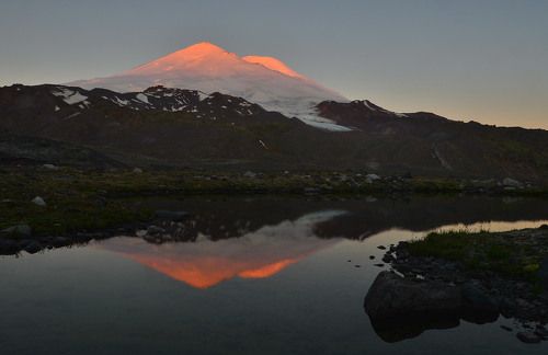 Рассвет под Эльбрусом