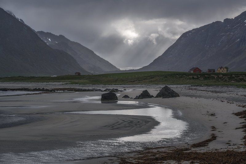 arctic, barn, beach, blue, cliff, clouds, green, house, landscape, lofoten, lofoten islands, long exposure, mountain, nature, nopeople, norway, outdoors, puddles, rock, sand, scandinavia, scenic, sea, seashore, seaweed, shore, sky, sunrays, uttakleiv beac Shades of Grey фото превью