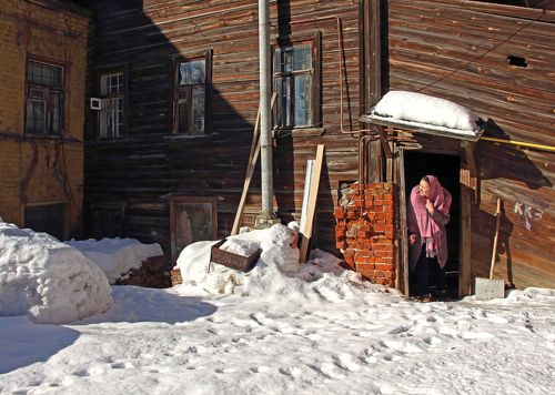 Загляну в знакомый двор, как в забытый сон...