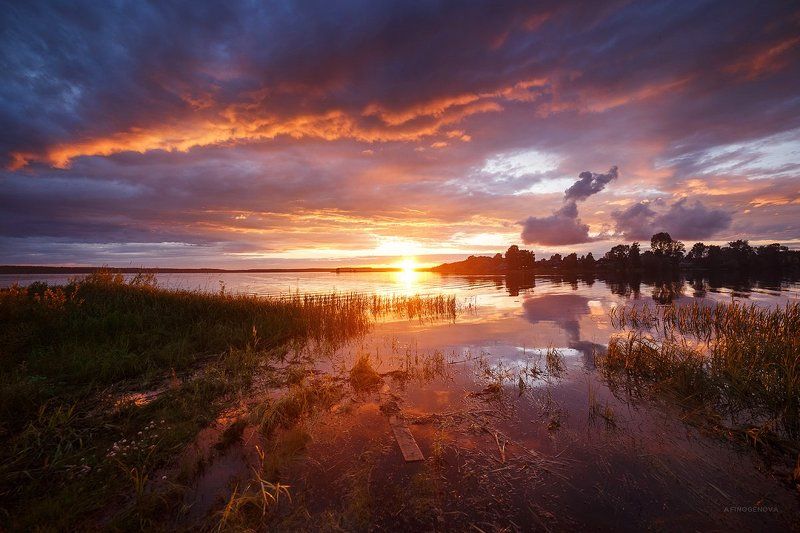 лето, закат, вечер, вода, река, отражение Летний закат фото превью
