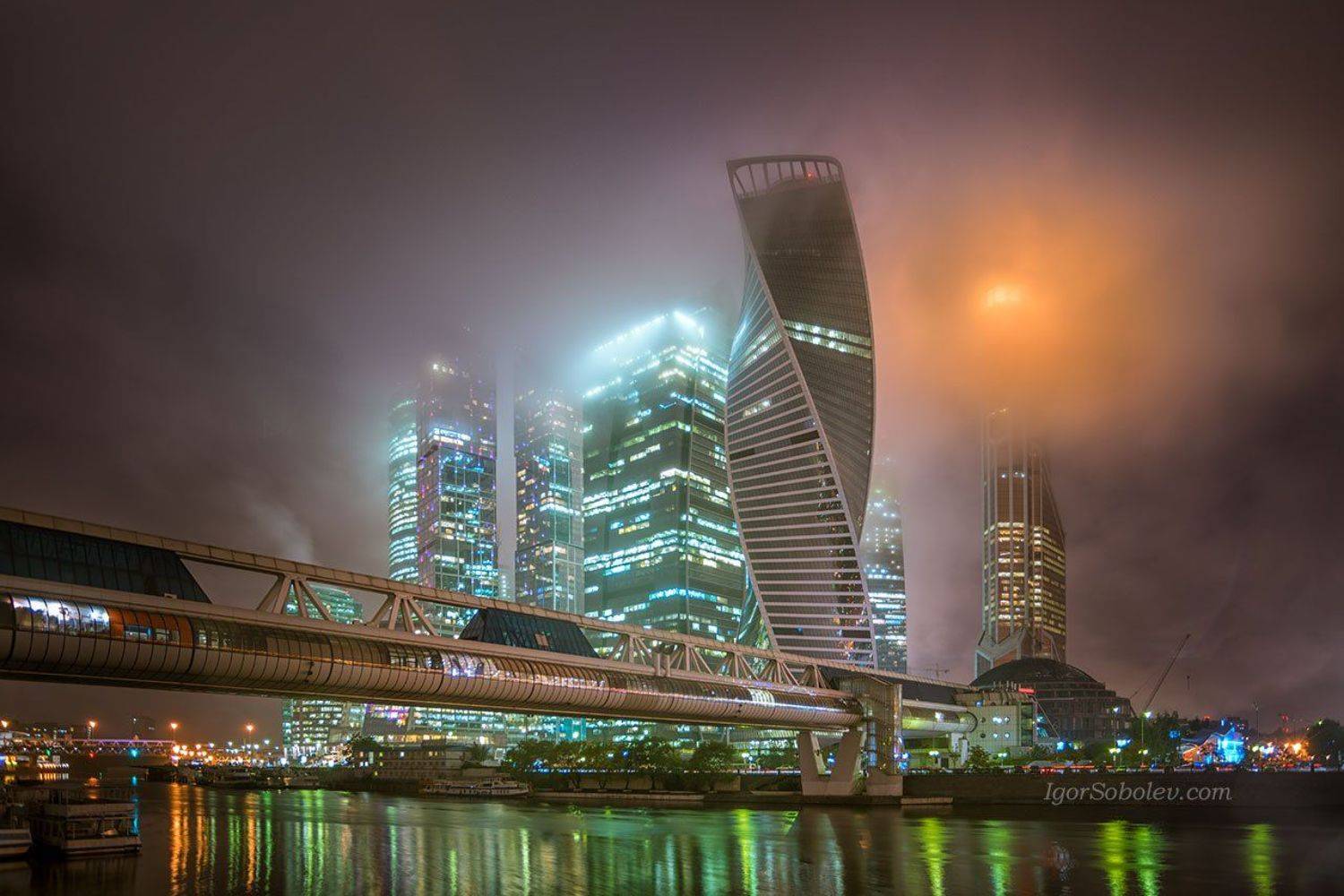 москва-сити, облака, непогода, дождь, москва, вечер, Соболев Игорь