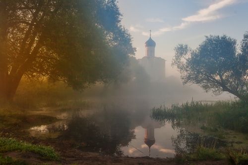 предрассветный туман