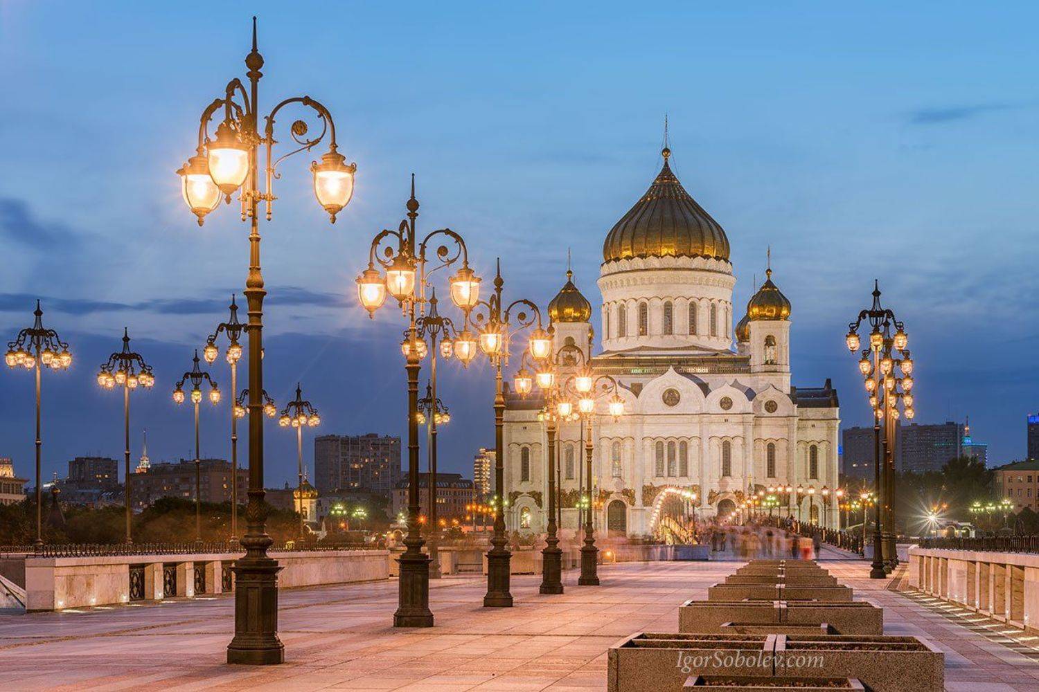 храм христа спасиетеля, москва, вечер, патриарший мост, фонари, закат, Соболев Игорь