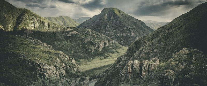 горы, река, гора, лес, скалы, путешествие, алтай Древняя пирамида фото превью