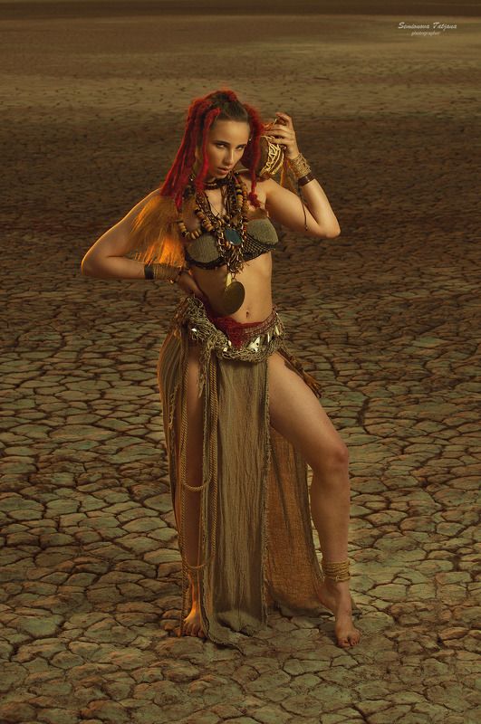 африка, закат, пустыня, солнце, красные волосы  Африка фото превью