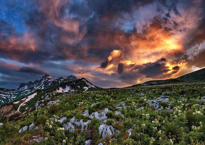 оштен,облака,горы, лето, рассвет, кавказ, адыгея, Закат над Оштеном фото превью