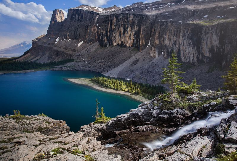 ИЗ БЕЛОГО В ИЗУМРУДНОЕ фото превью