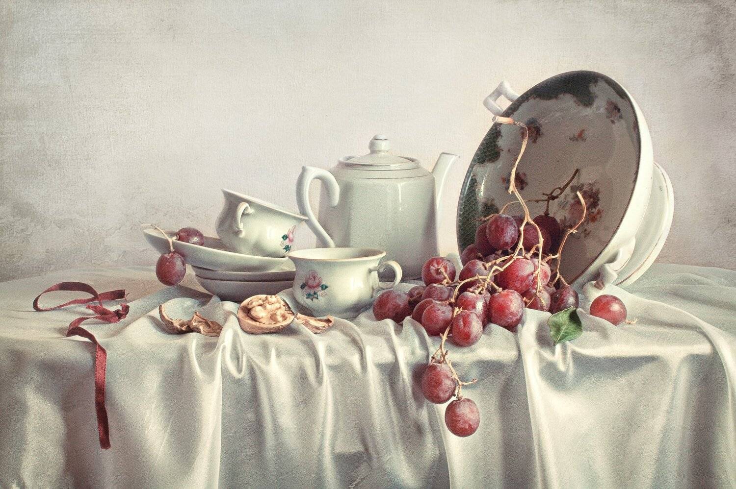 натюрморт, фарфор, виноград, Анна Петина