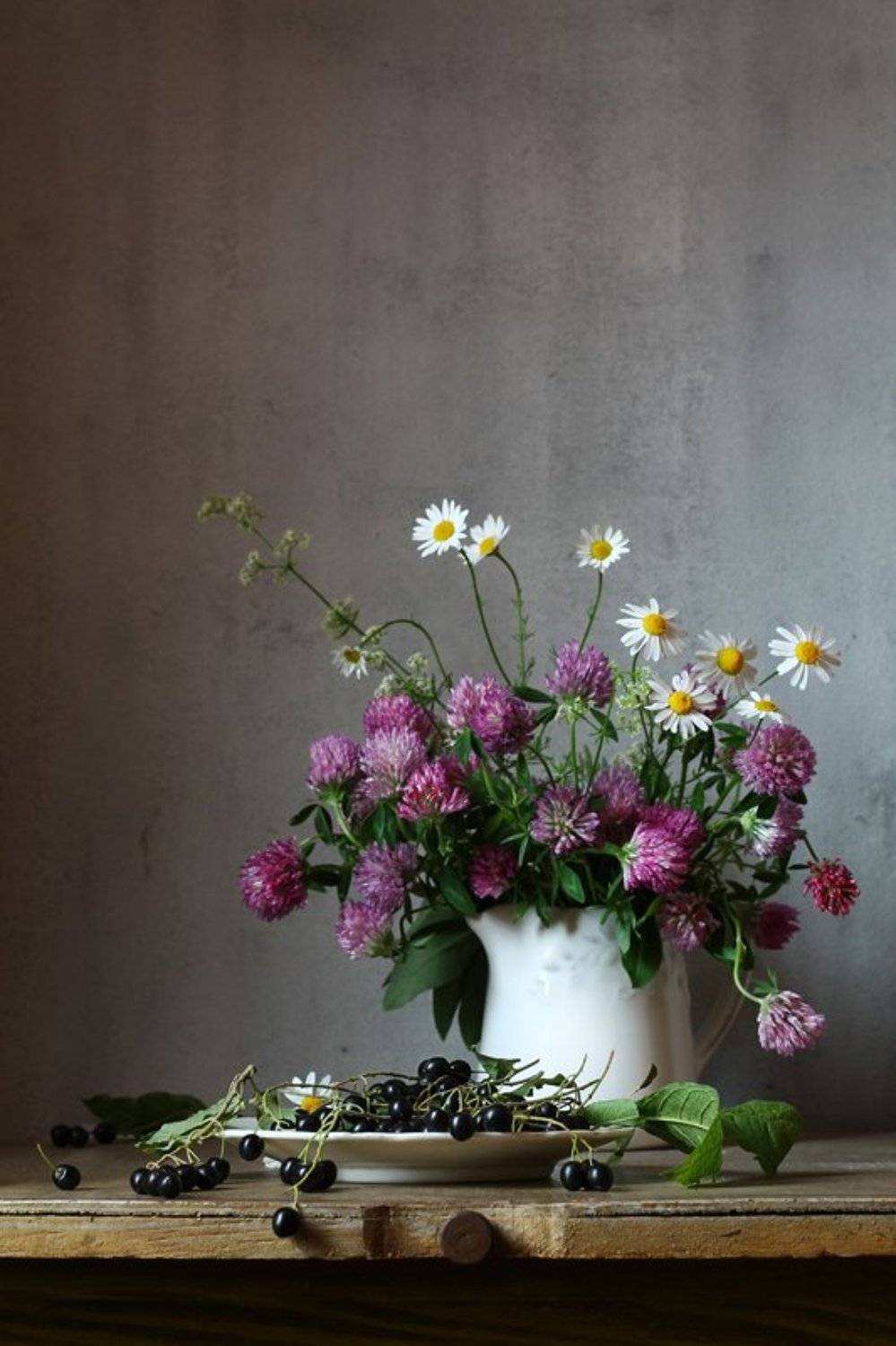 натюрморт, лето, ягода, черемуха, цветы, клевер, ромашки, Курочкина Диана