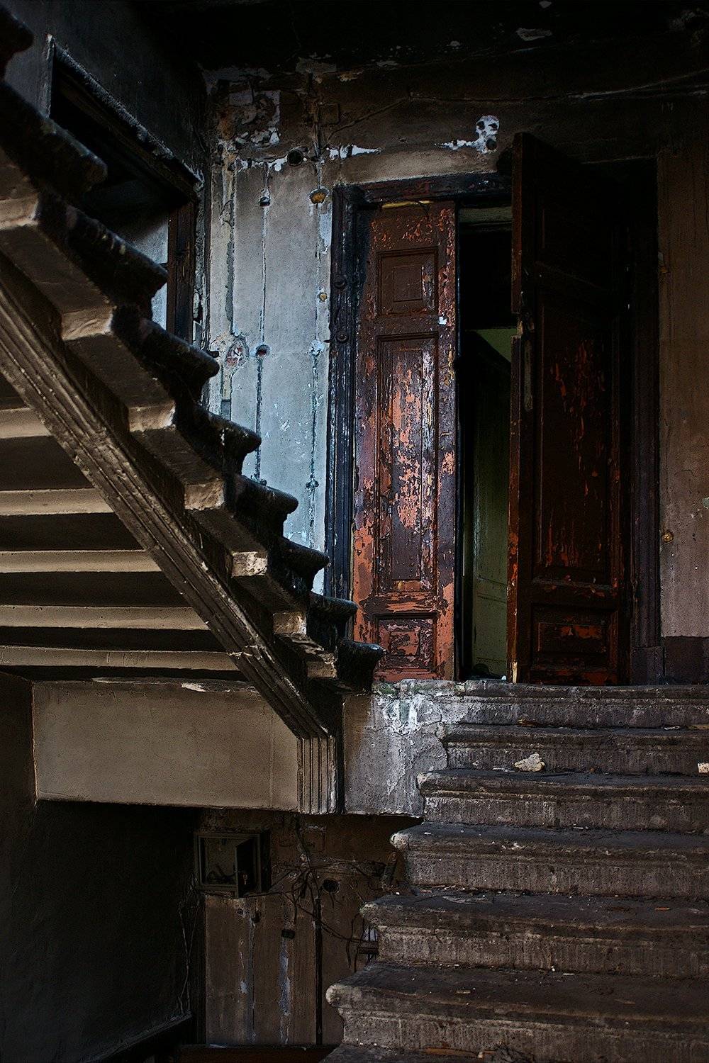 #deep.spb, #deepspb, #санктпетербург, #петербург, #спб, #питер, #saintpetersburg, #petersburg, #spb, #piter, #город, #city, #street, #streetphoto, #streetphotography, #cityscape, #urbex, #urbexphoto, #urbanexploration, #abandon, #steps, #кирпичи, #ступени, deep.spb