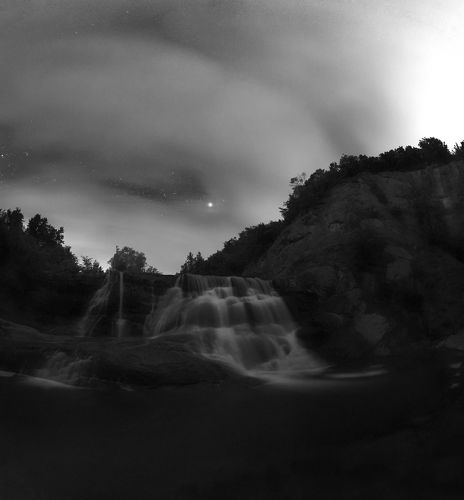 Христовский водопад ночью.