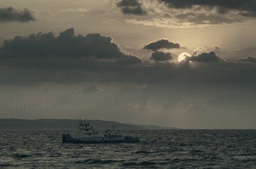 Про морской буксир . . .