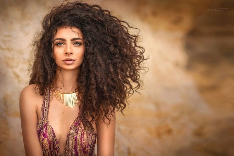 пески,кудрявая,афро кудри,ветер гуляя ветром по пустыне .. фото превью