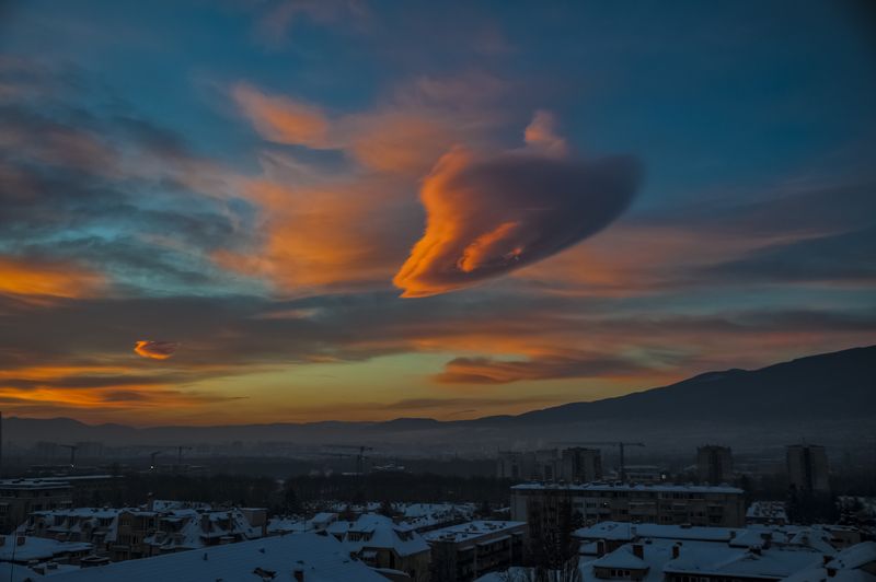 UFO над София фото превью