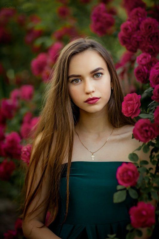Анна и розы фото превью