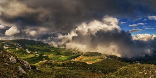 У Оштена, на исходе дня.